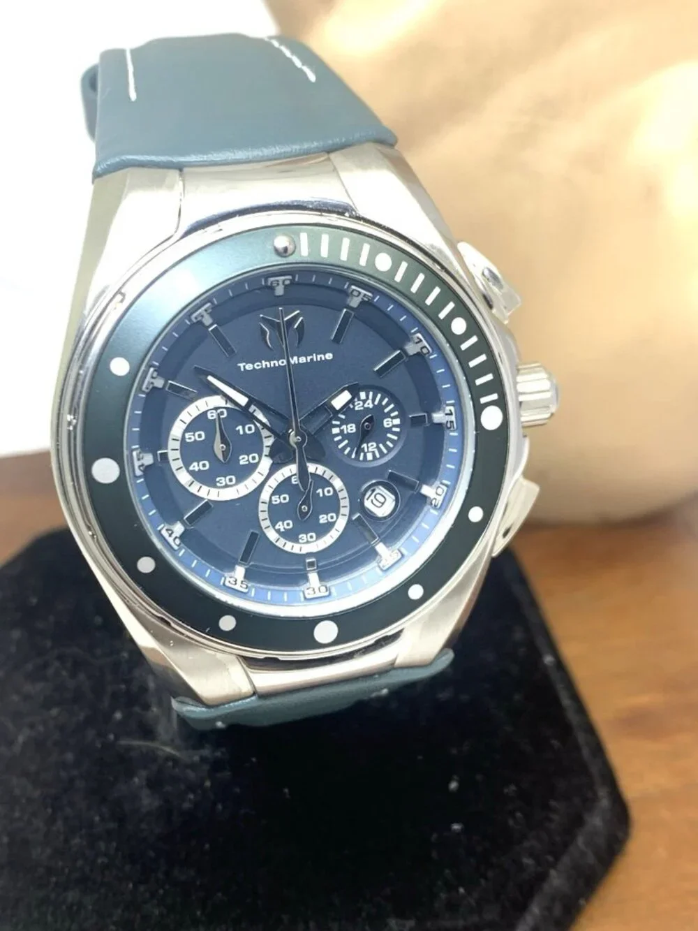 Technomarine Women's Watch TM-215036 Manta Ray Quartz Gray Leather Strap 40mm